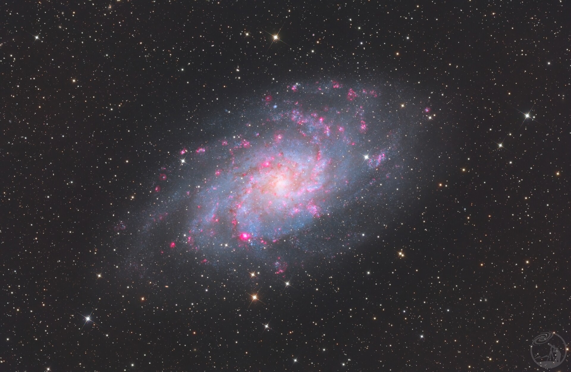 M33三角座星系