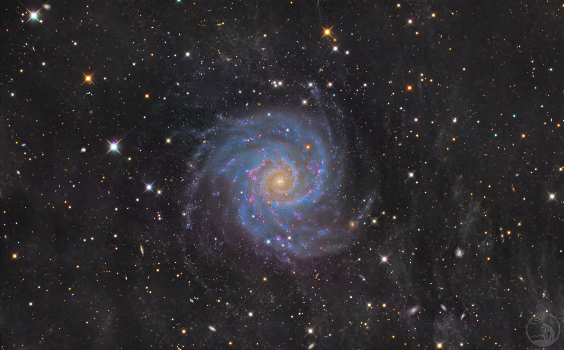 M74完美螺旋星系