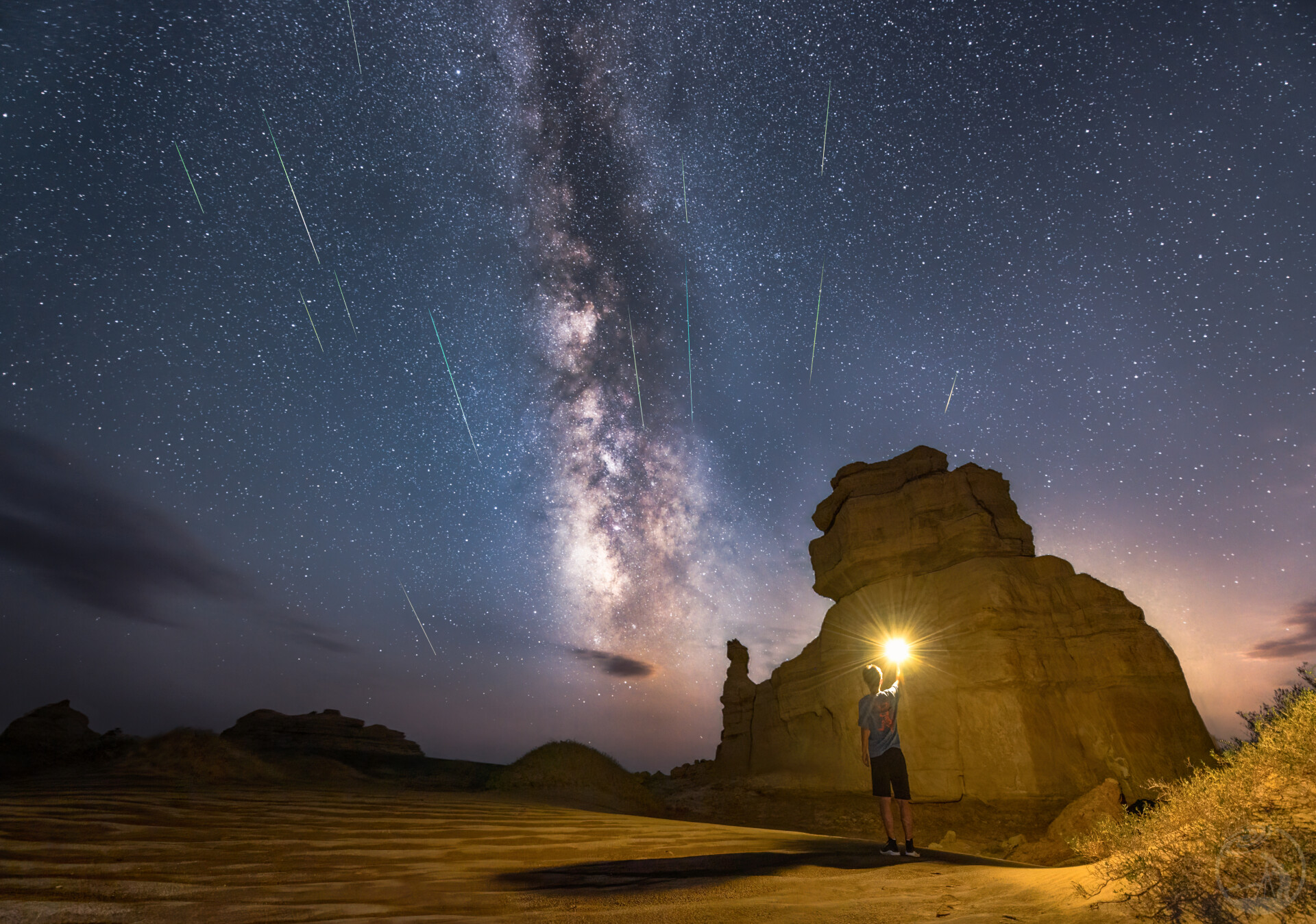 『星陨不断，独与雅丹对话』英仙座流星雨