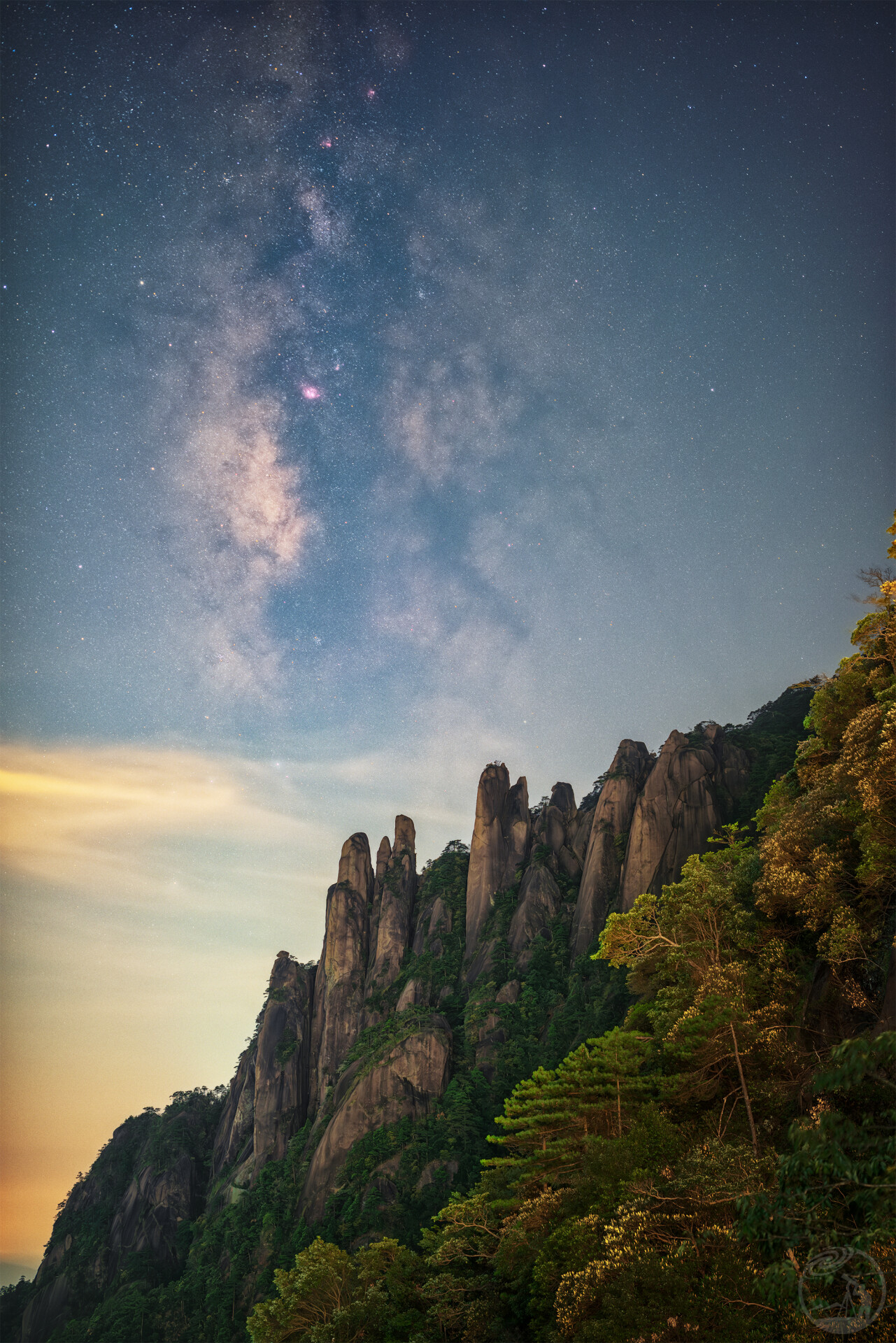 三清山与夏季银河