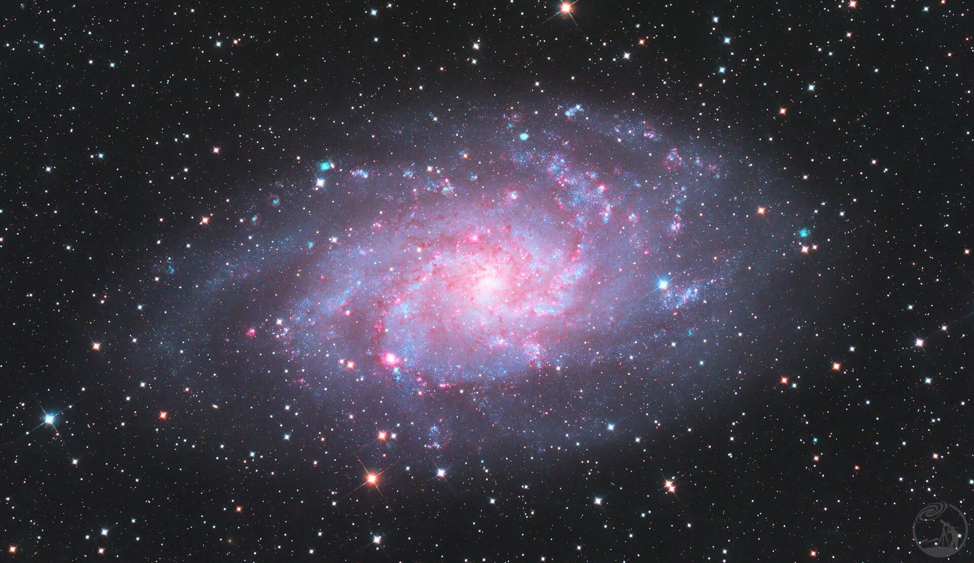 M33 三角座星系 V2 小红花与小绿花