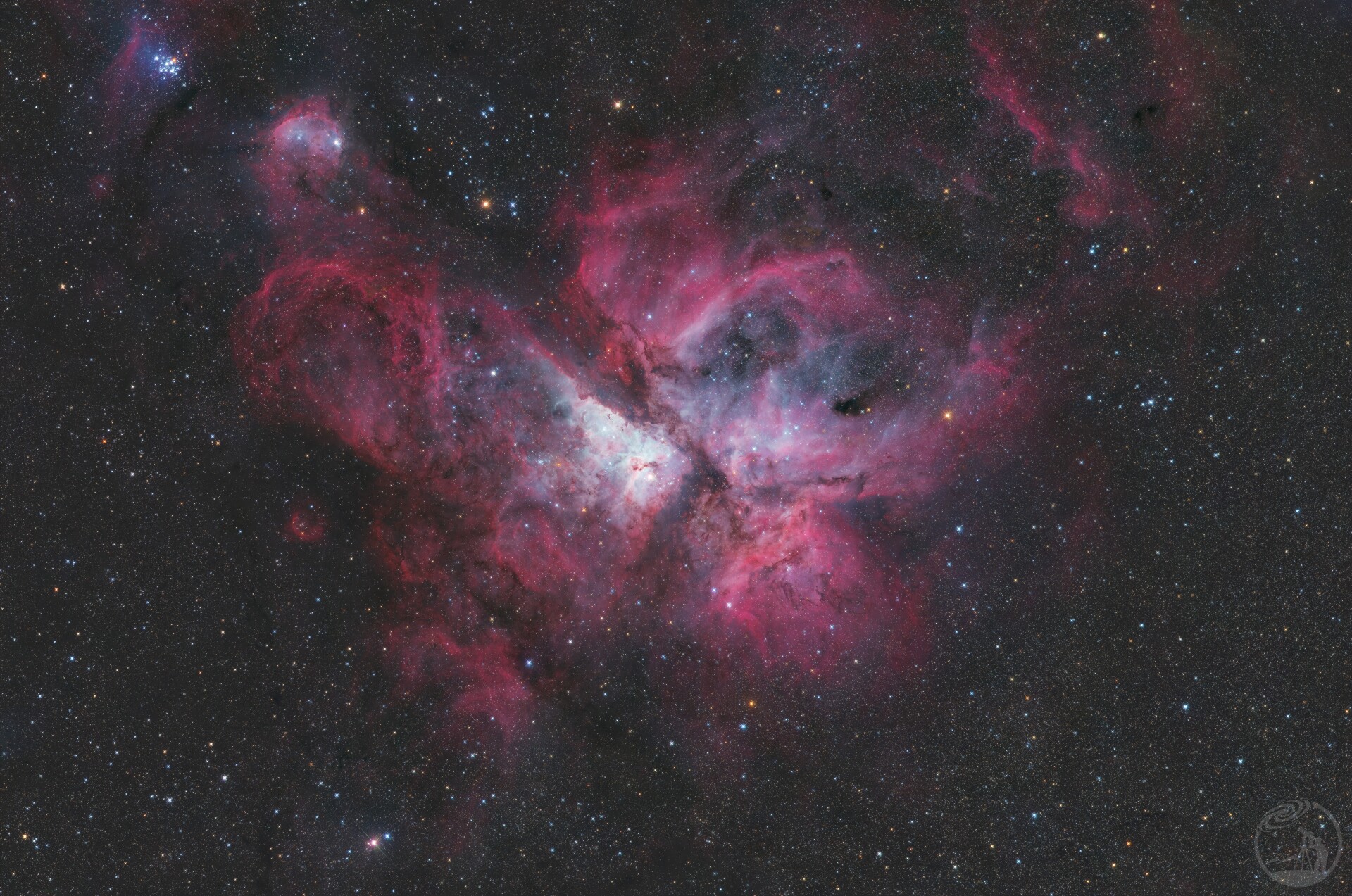 一朵大红花🌸—NGC 3372