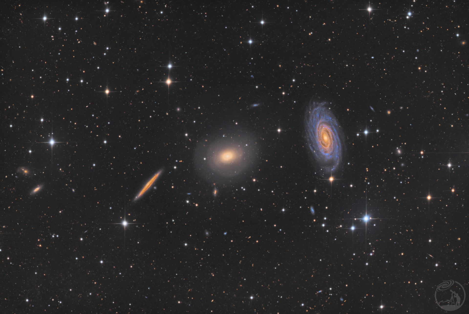 NGC5982天龙座三重星系