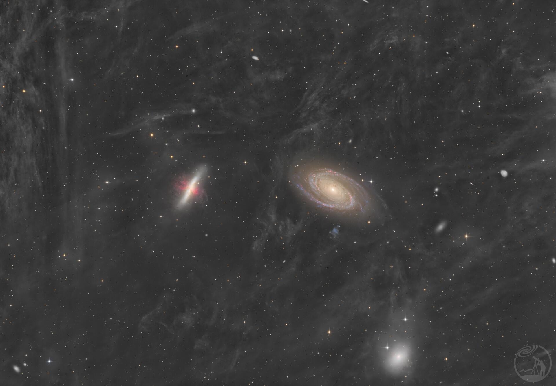 M81M82及其周围的共耀星云