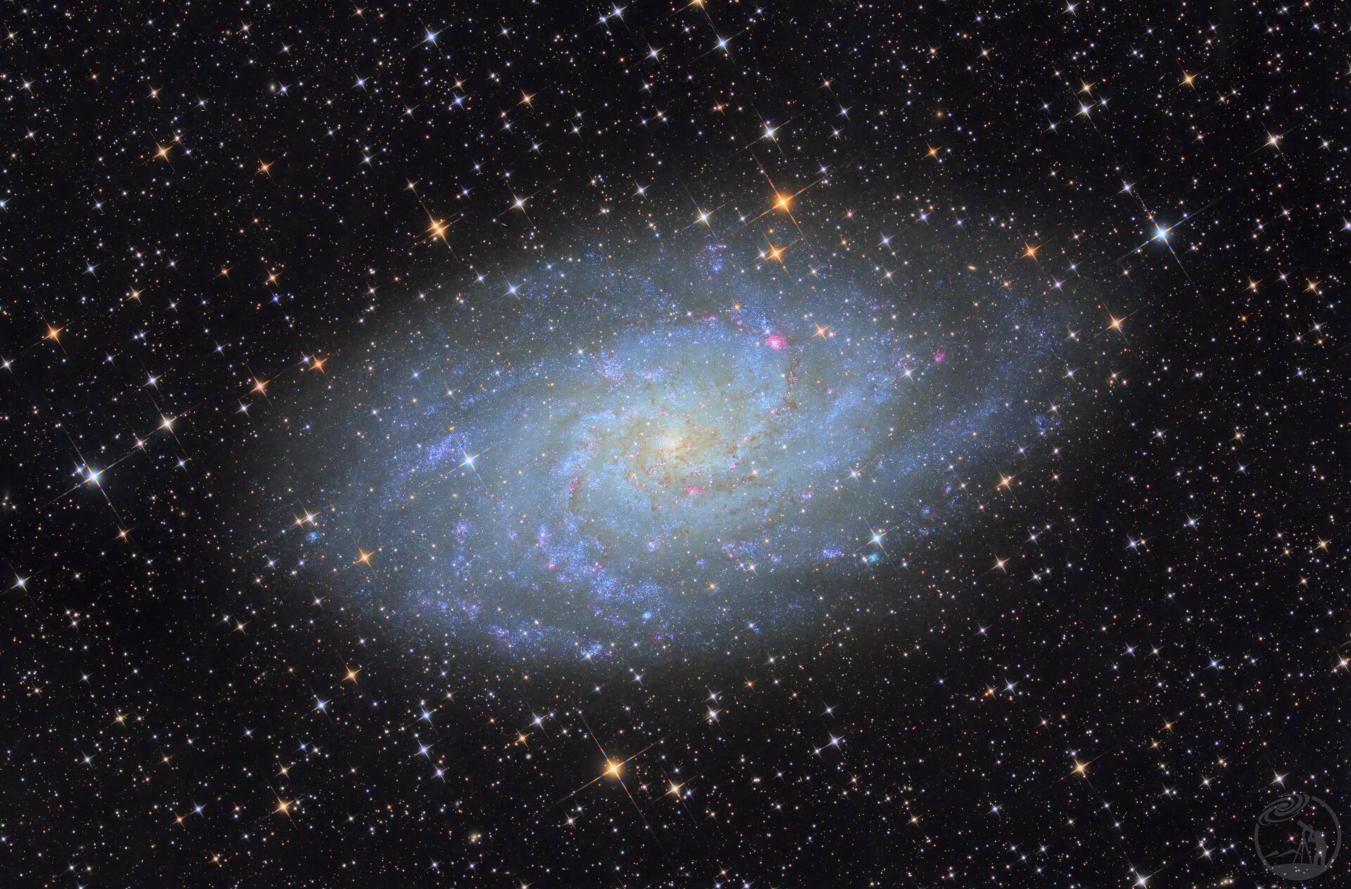 M33三角座星系