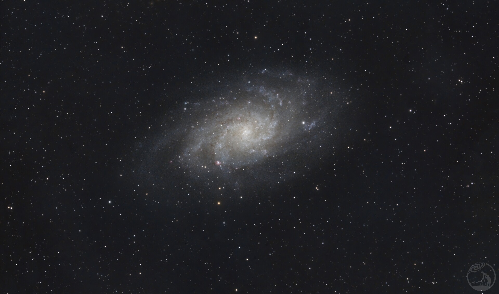 m33三角座星系