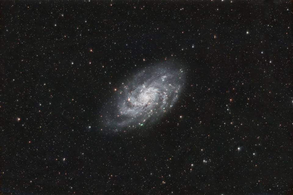 m33三角星系