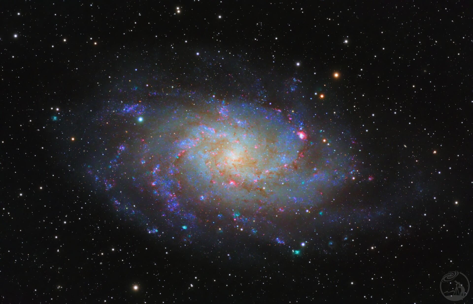 m33三角座星系