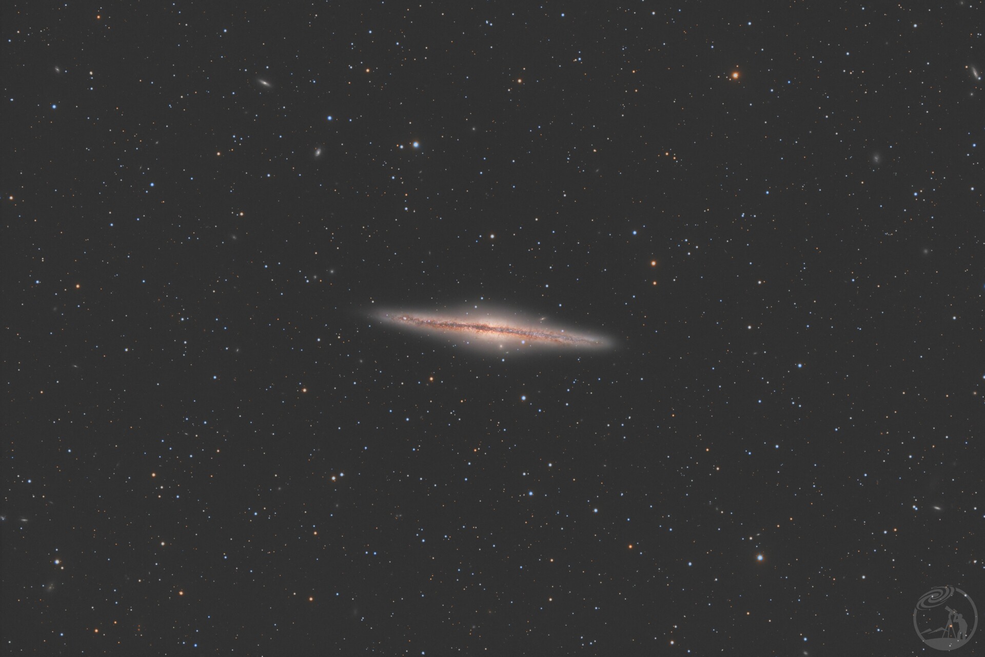 NGC891银裂星系