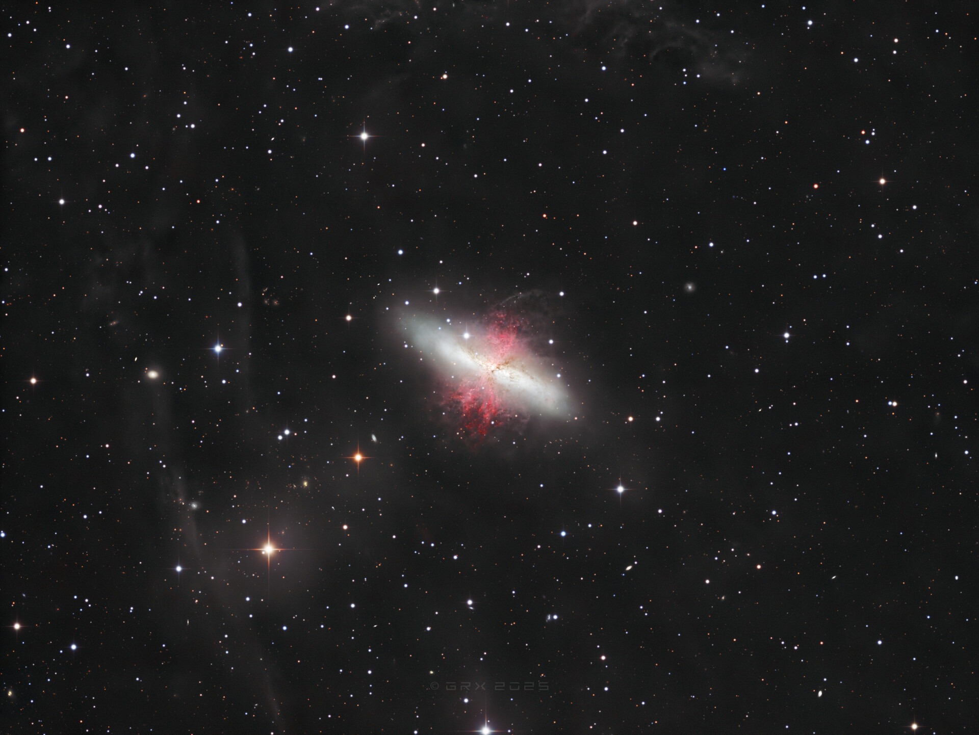M82 (雪茄星云)