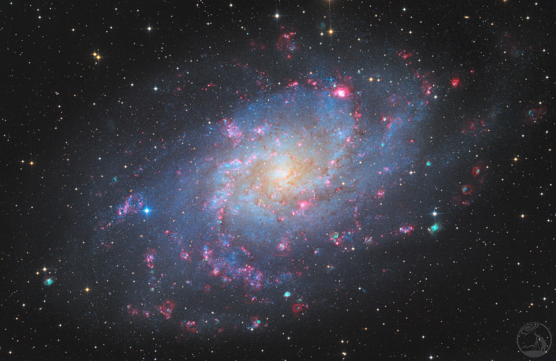 m33三角座星系