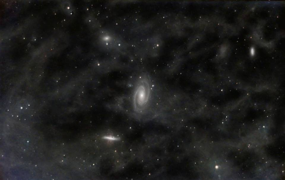 M81-M82 广域
