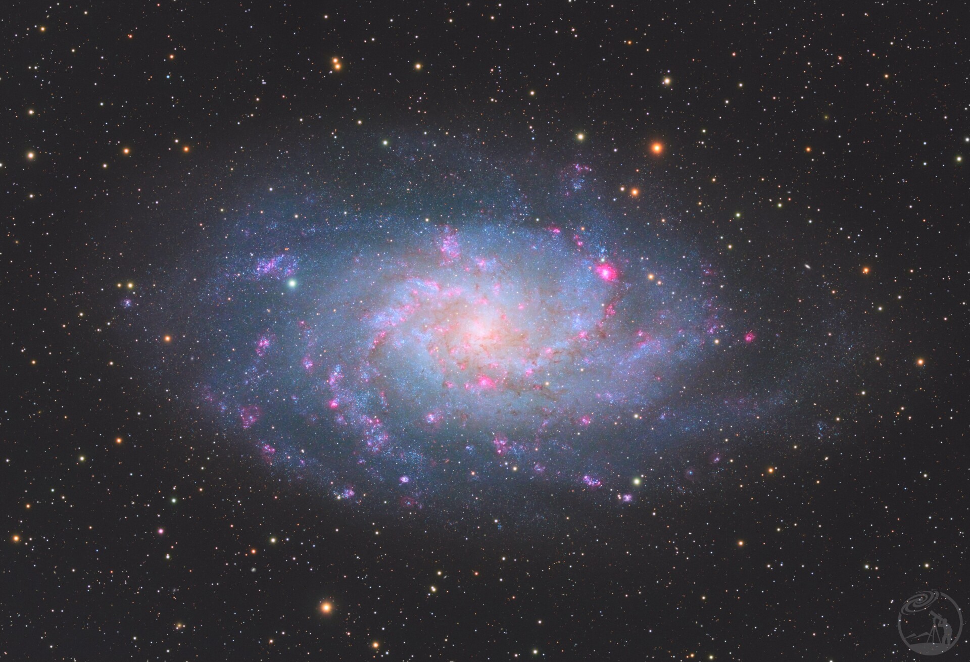 M33三角座星系V2