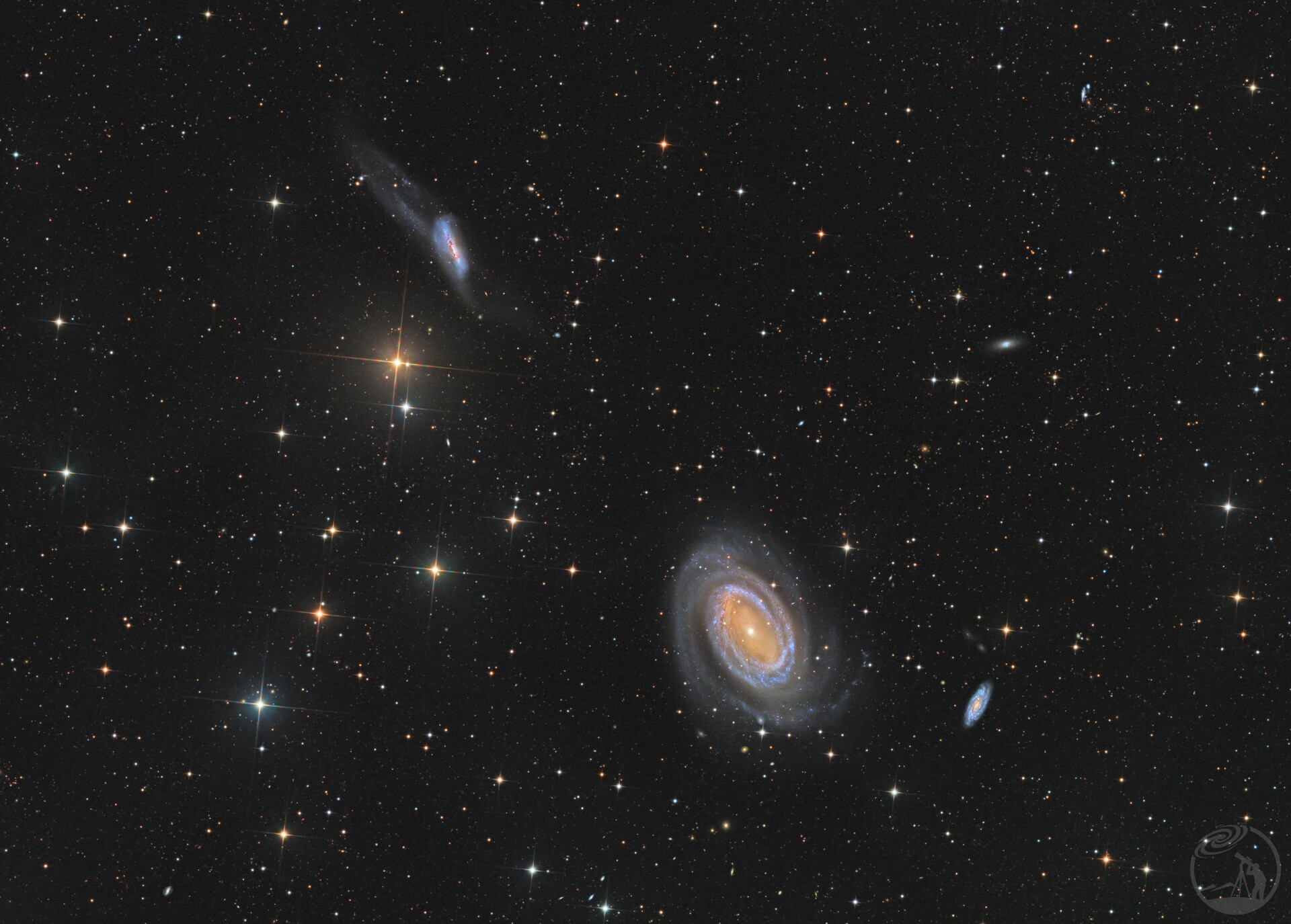 NGC4725