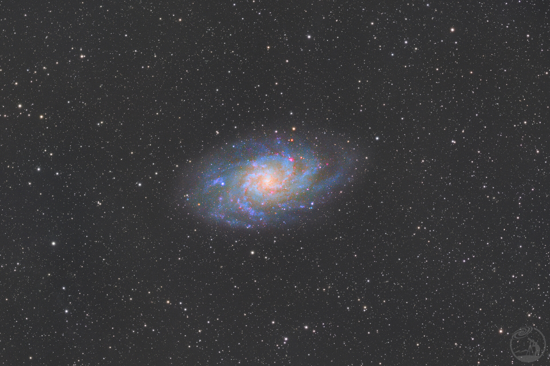 M33三角座星系裸拍小红花