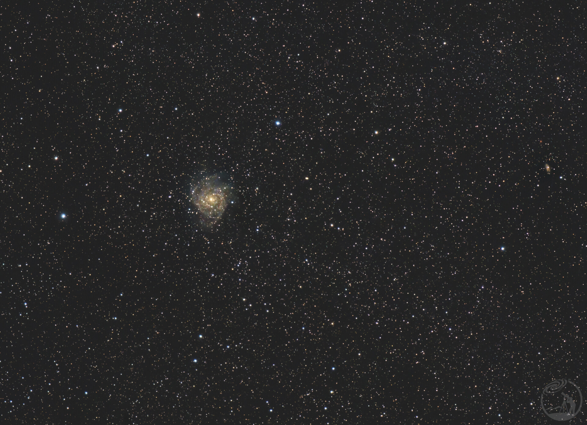 鹿豹座隐匿星系IC342