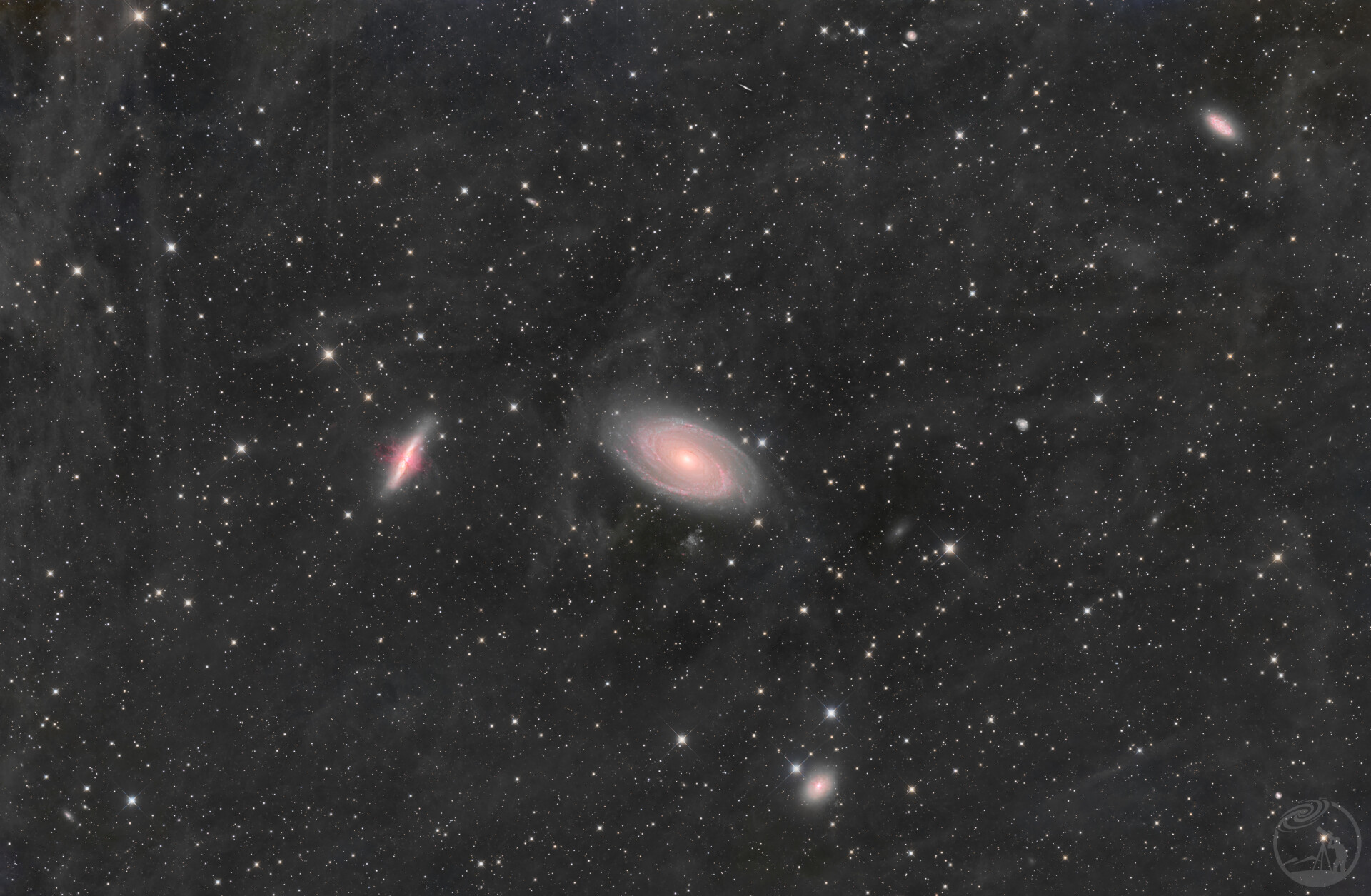 m81&m82与共耀星云版