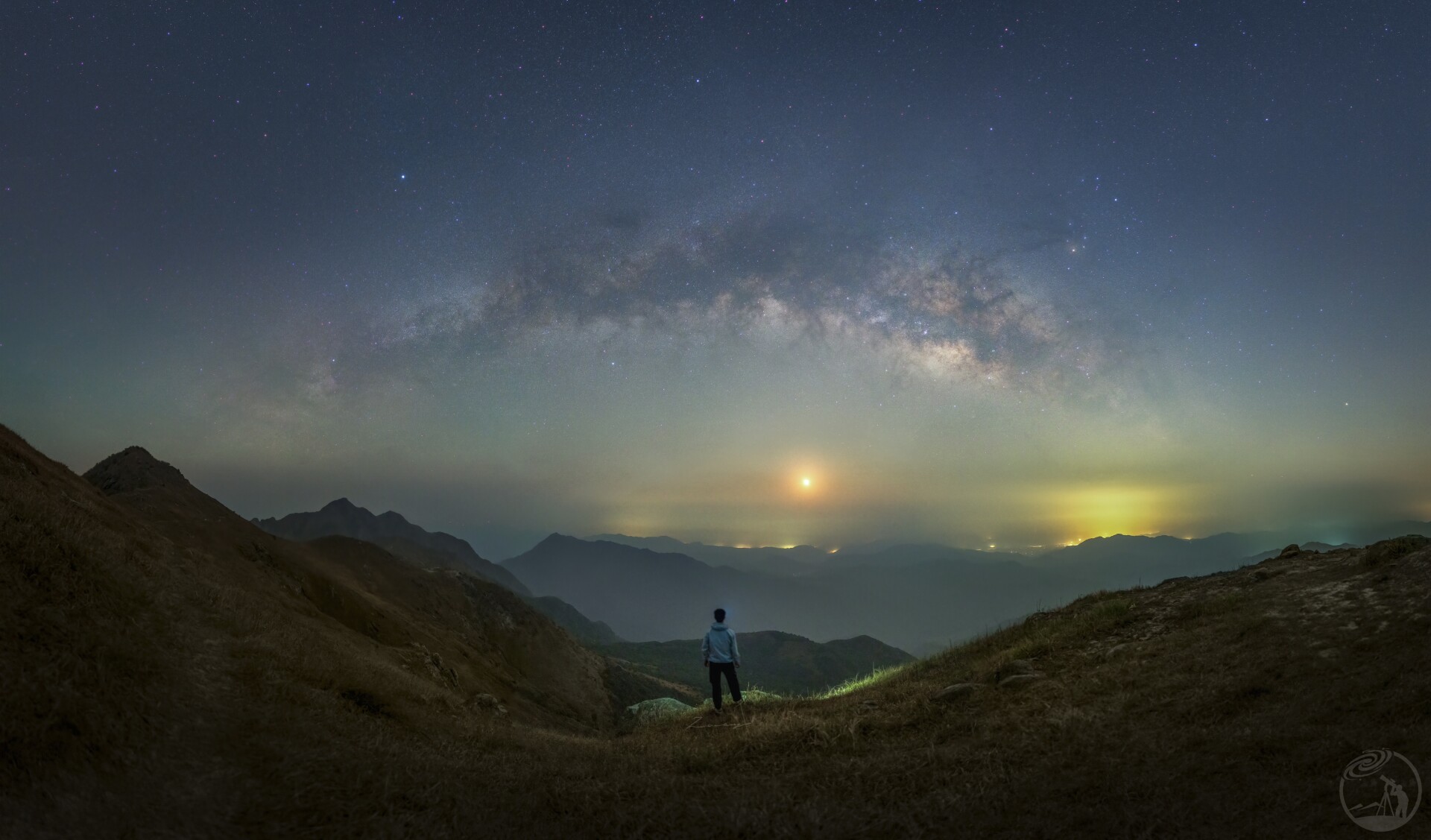 粤北山脊上的星河之眸