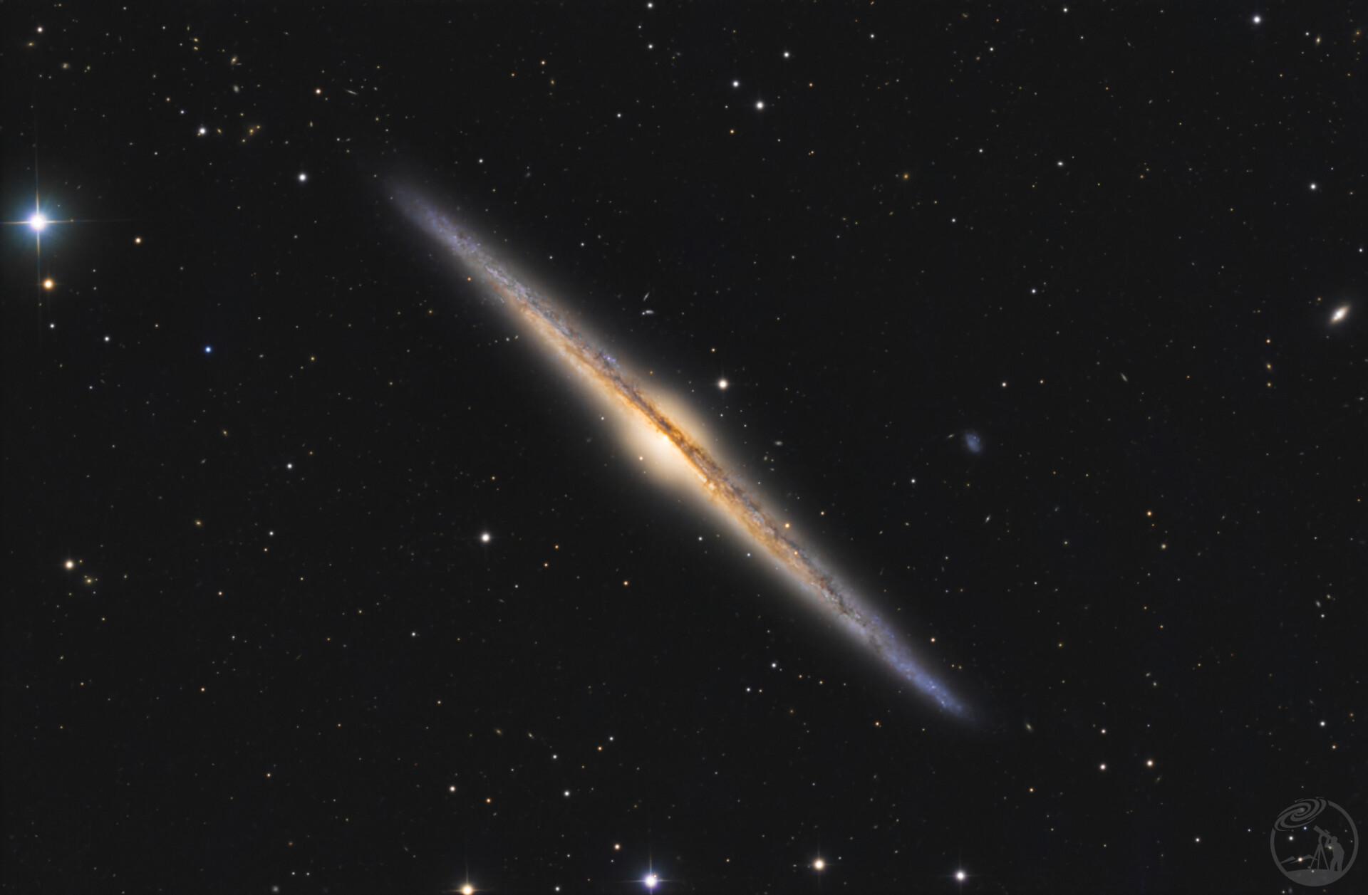 NGC4565 贝伦尼斯的发卡