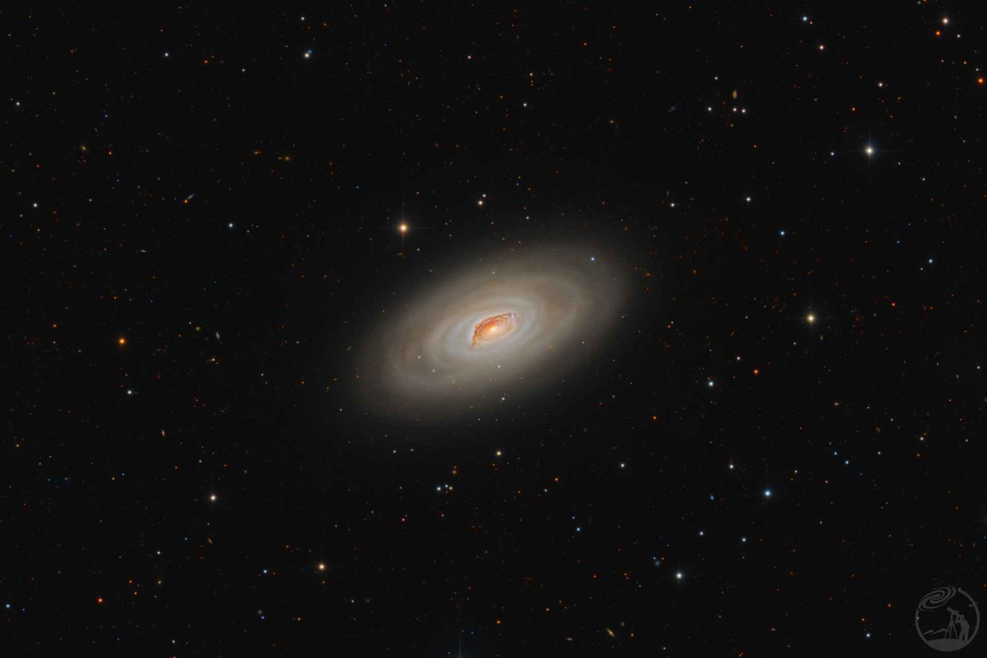 M64黑眼星系