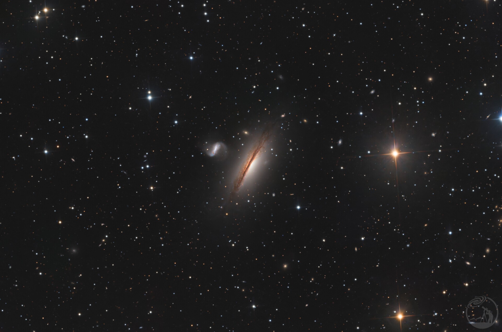 NGC5078破草帽星系