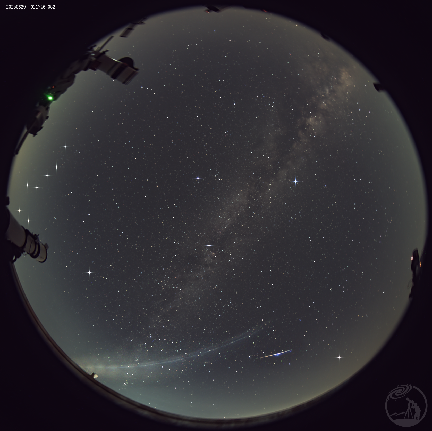 20250629火箭云流星同框