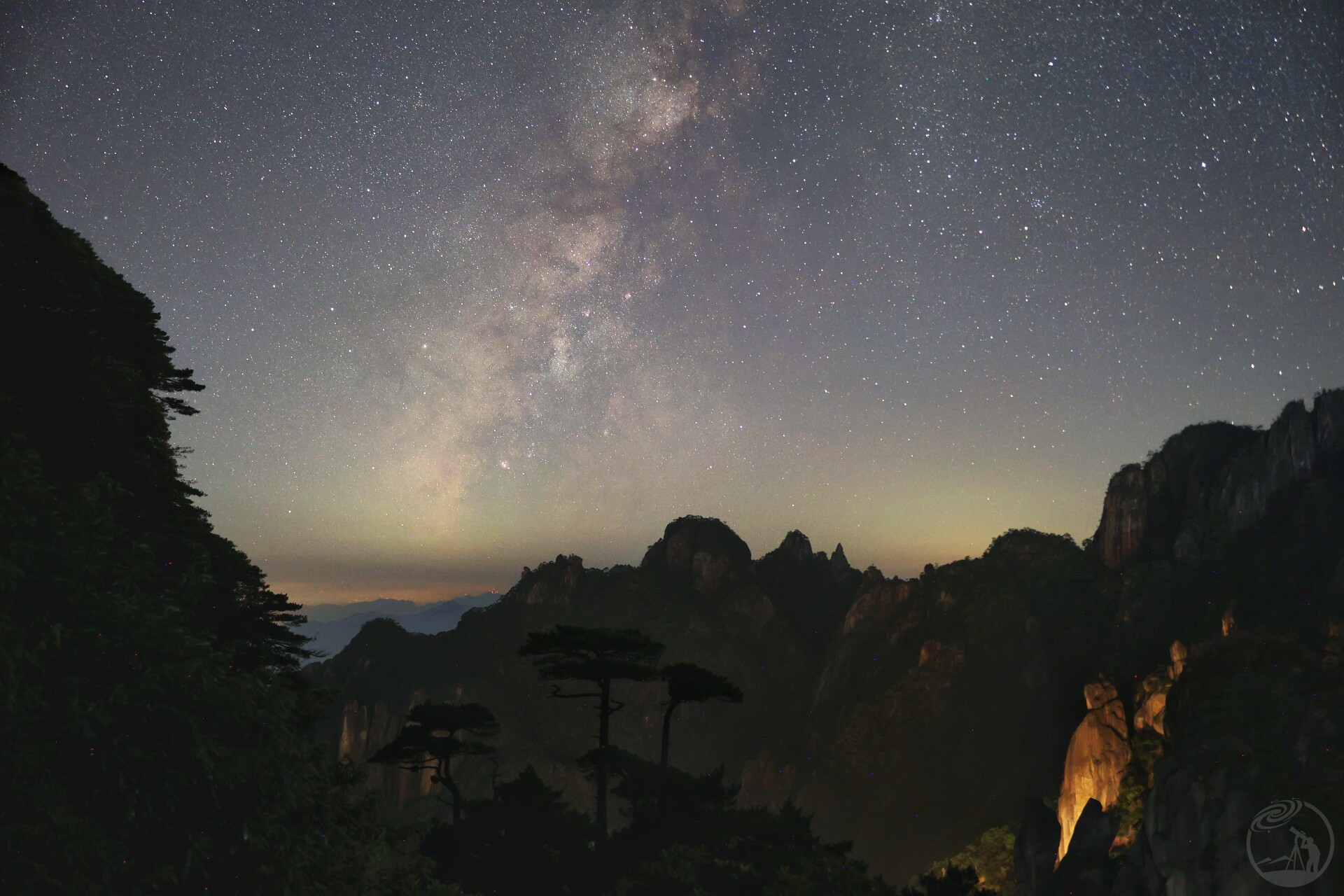 银河下的三清山