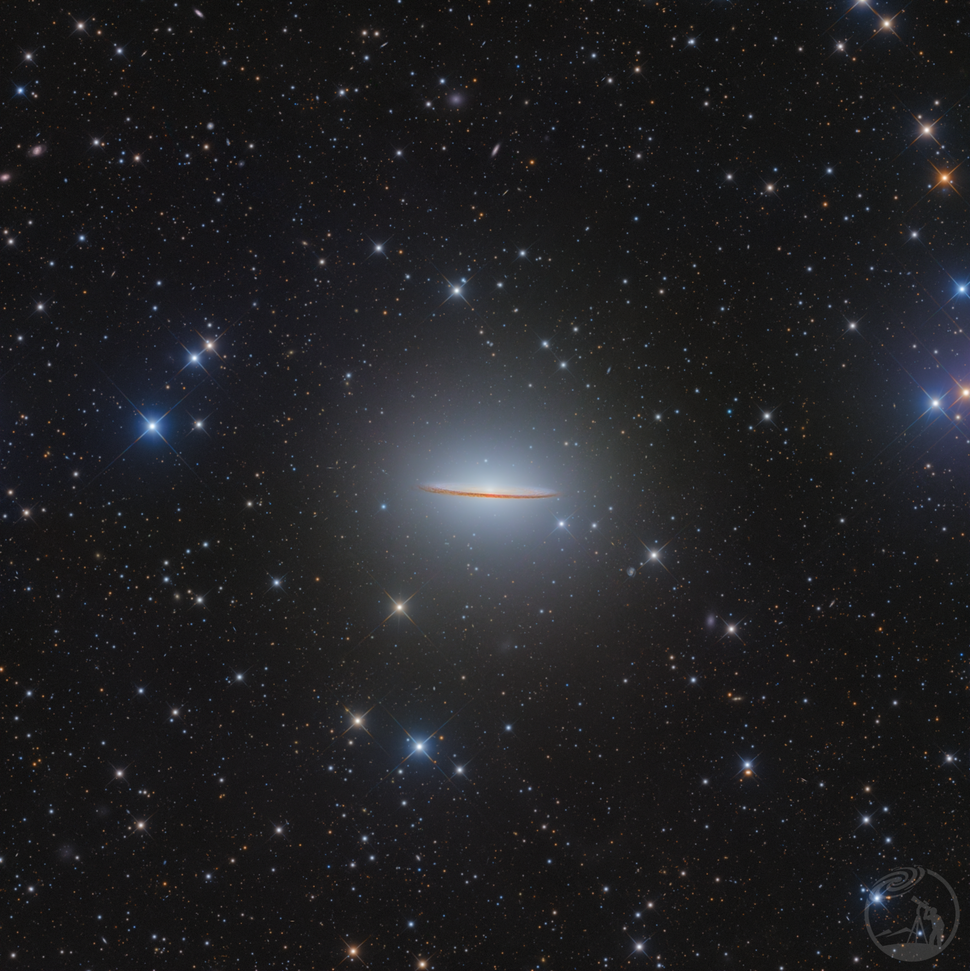 M104墨西哥草帽星系