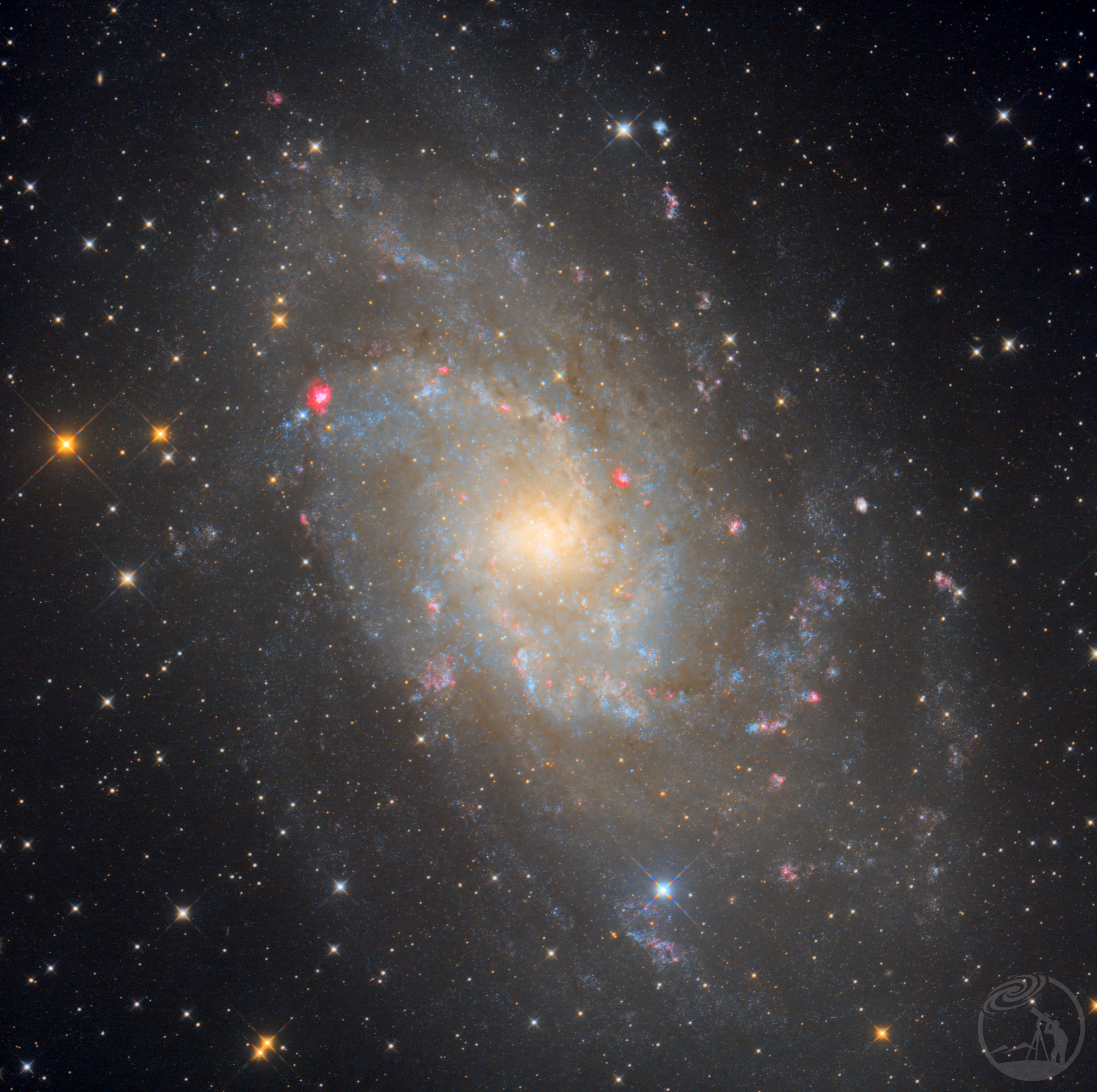 M33三角座星系
