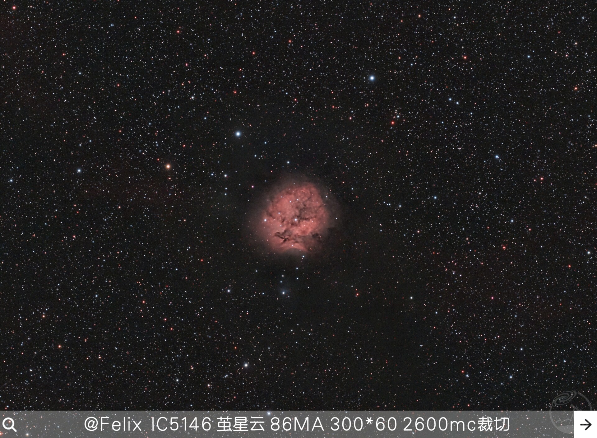 满月的 茧星云 IC5146