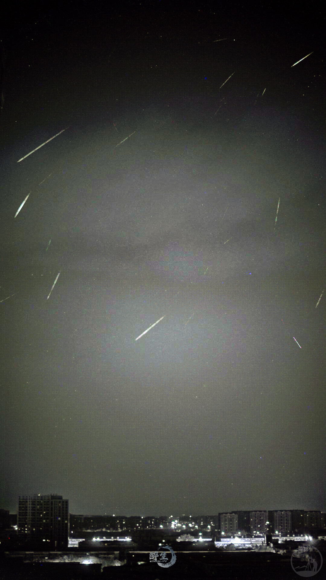 满级光污染的市区阳台拍流星雨（红外750nm与普通可见光）