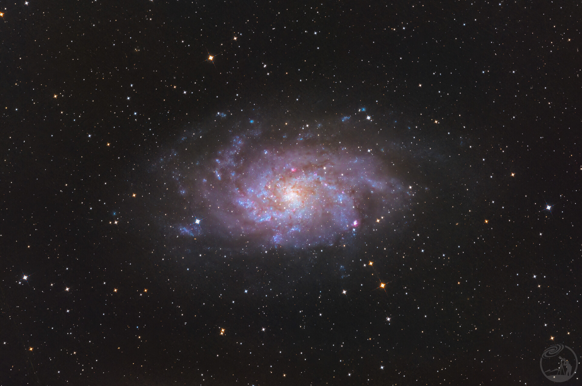 M33三角座星系