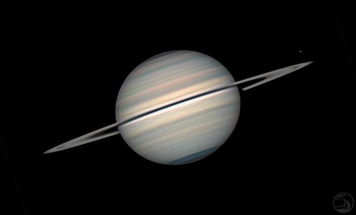 8月30日晚的土星和土卫四