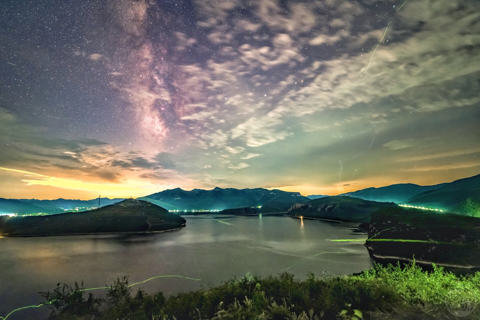 萤火映星河