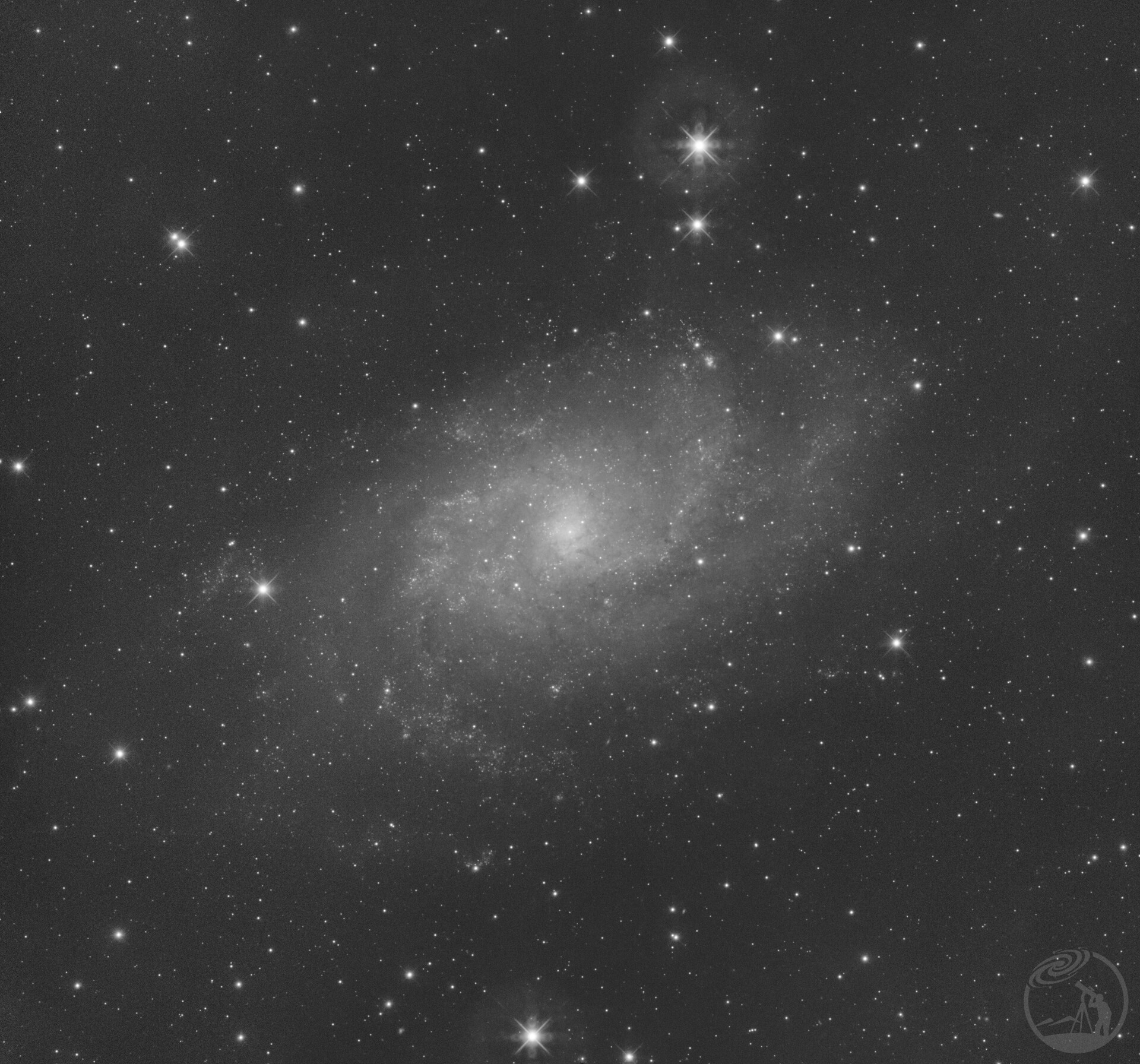 光污染环境下的近红外M33