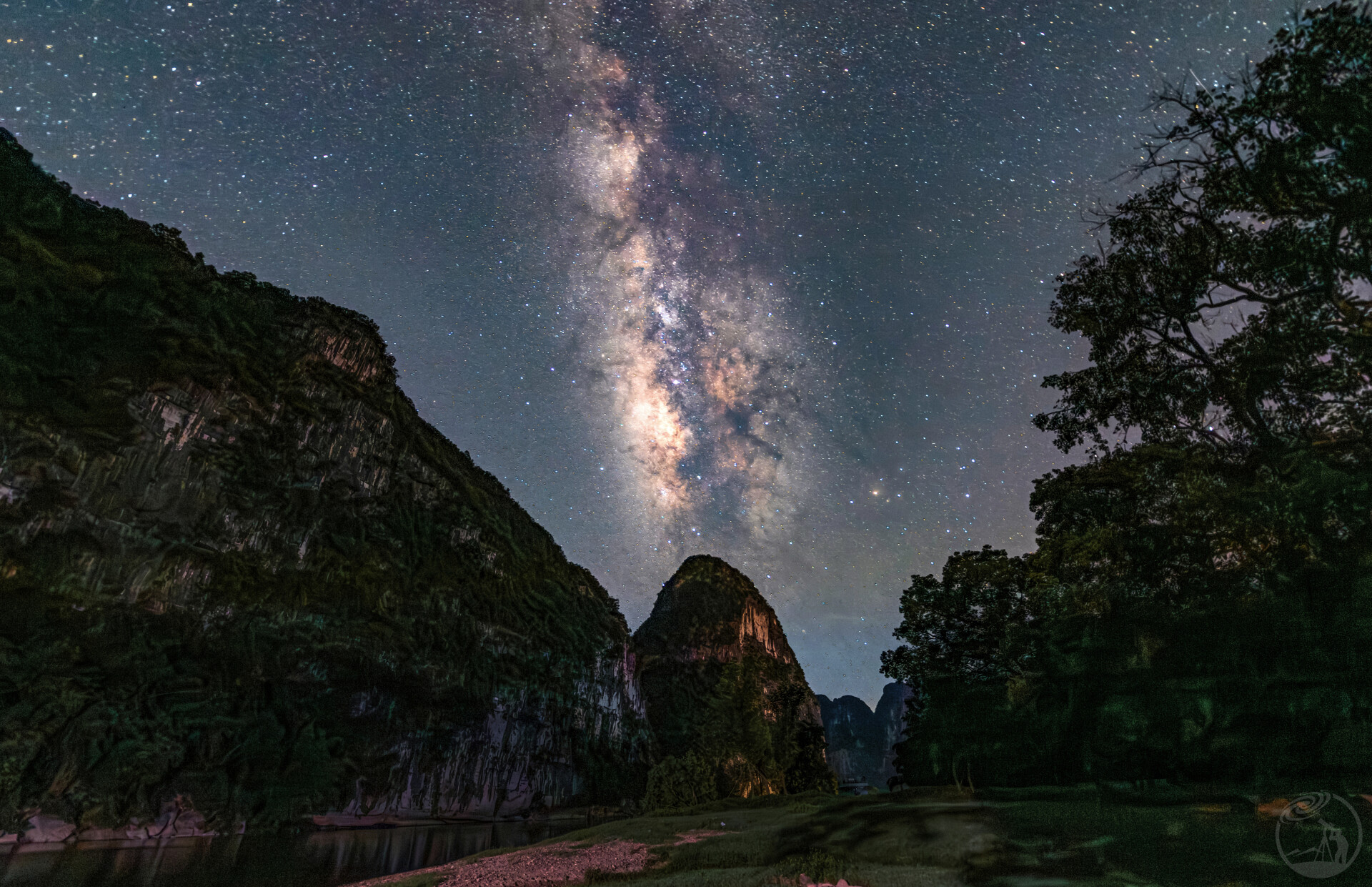 漓江缀星河