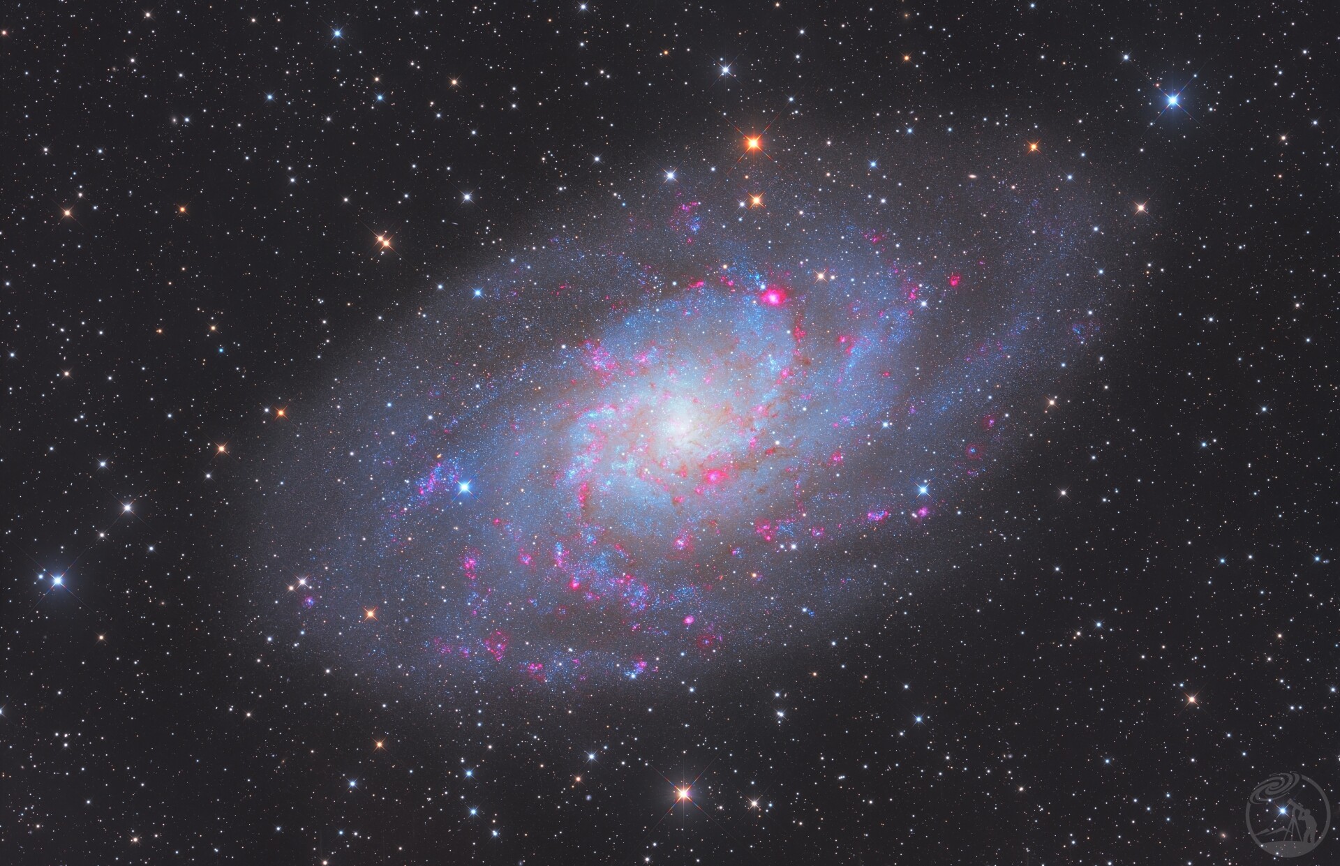 M33三角星系