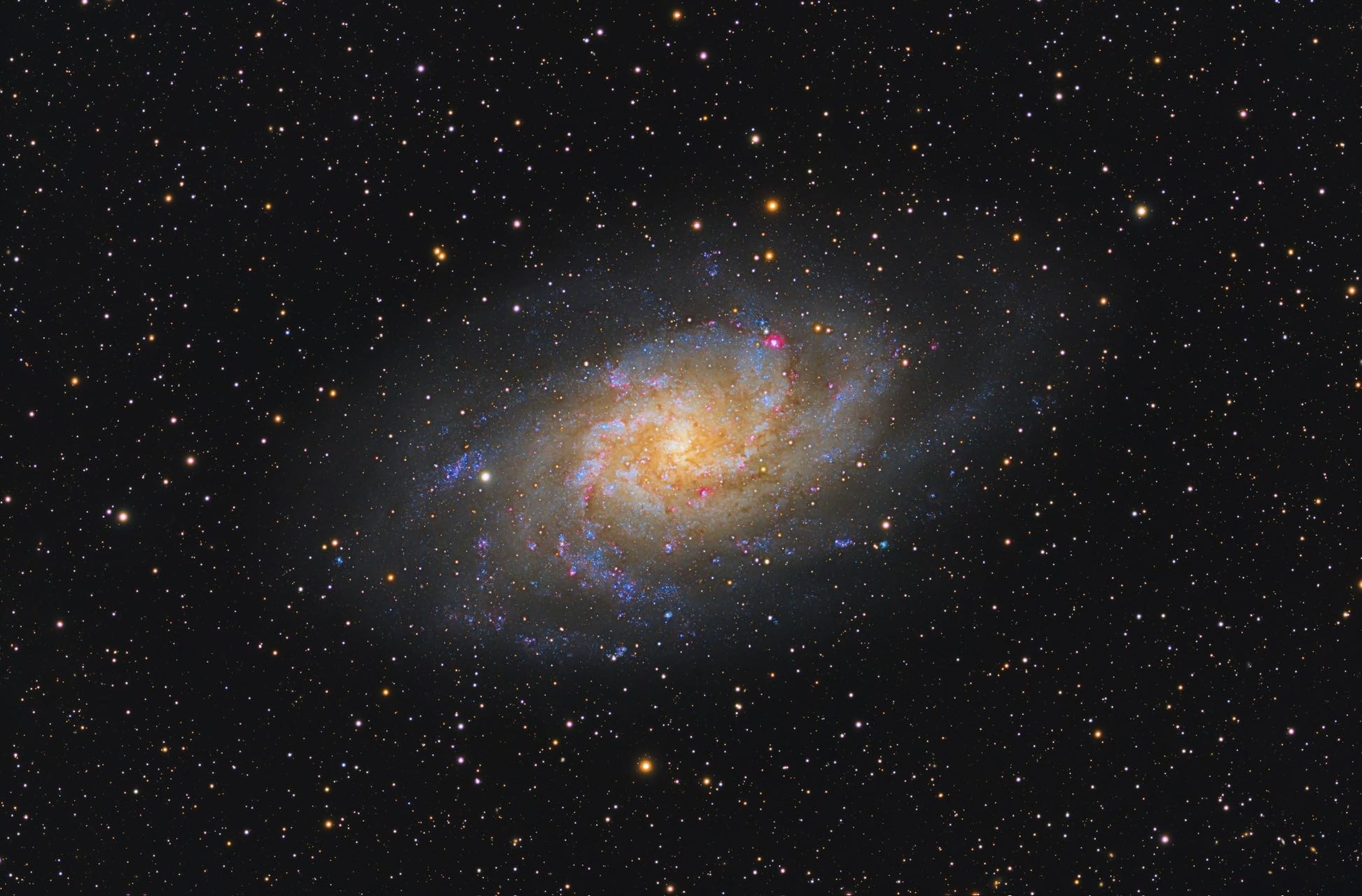 M33三角星系