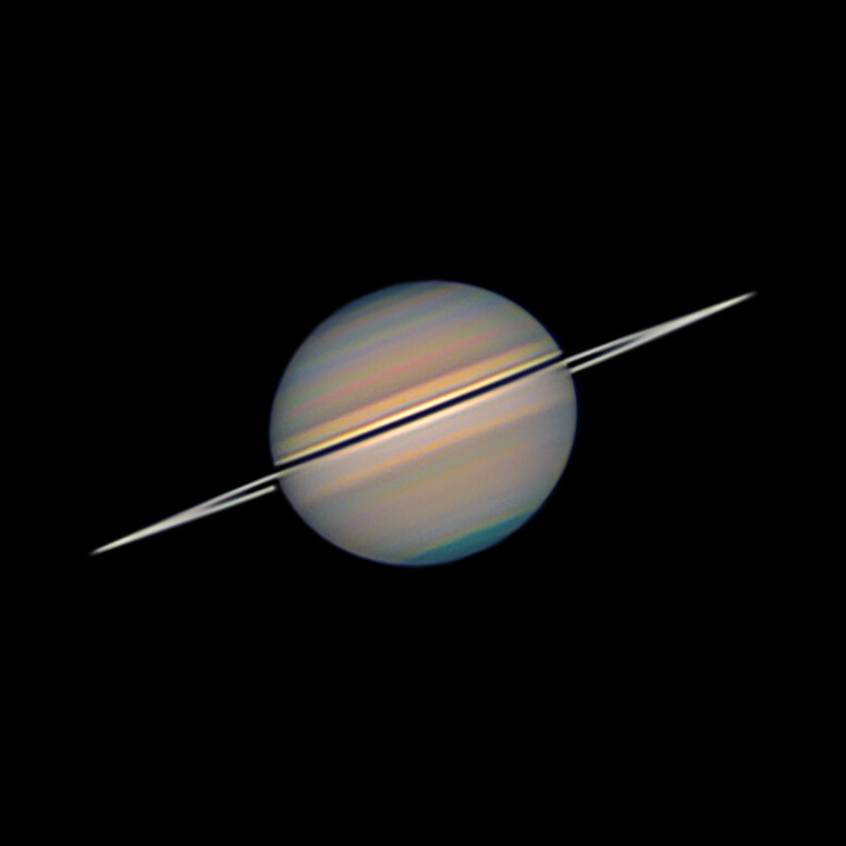 多彩的土星10.05.