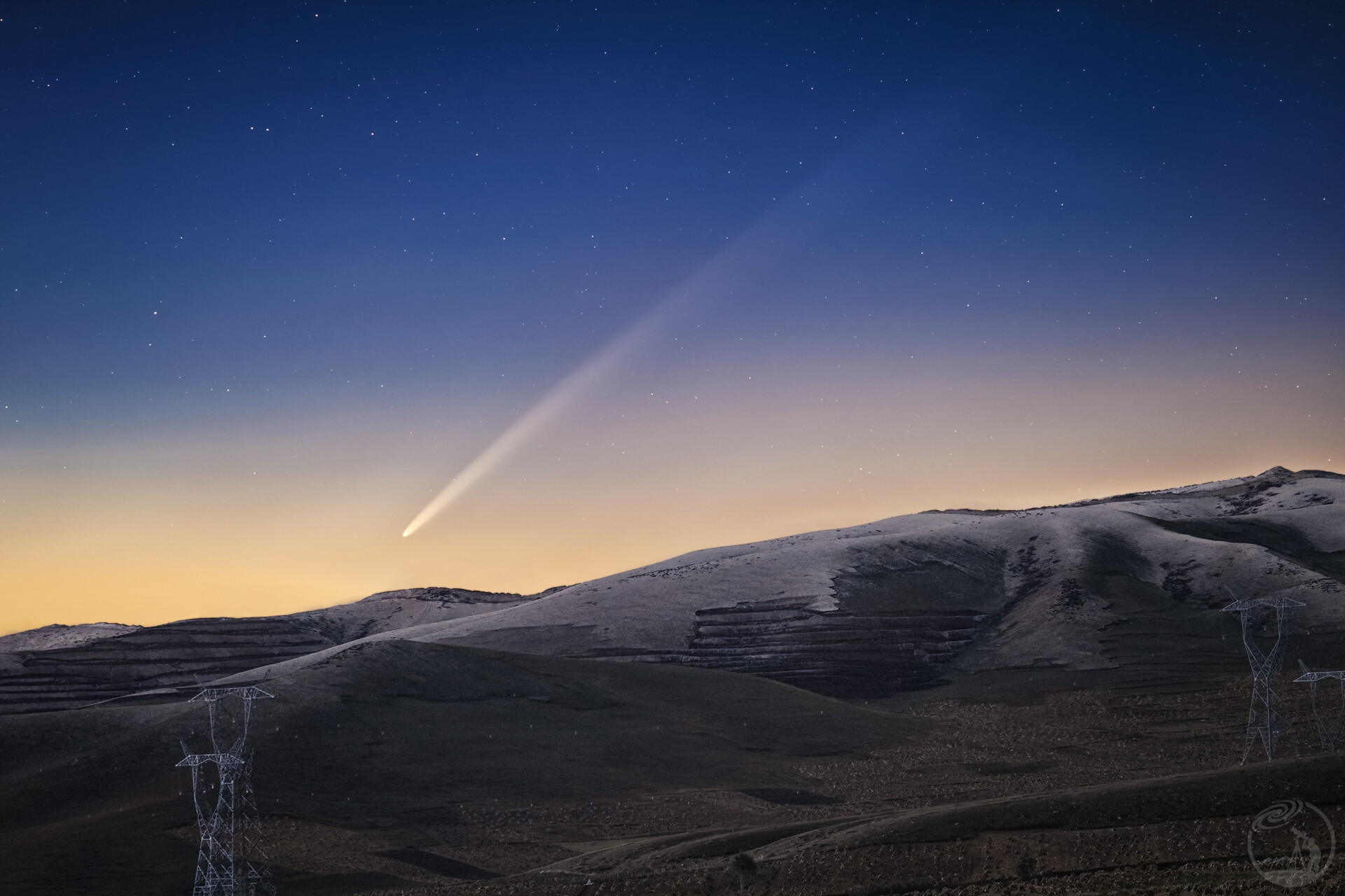 祁连山与彗星