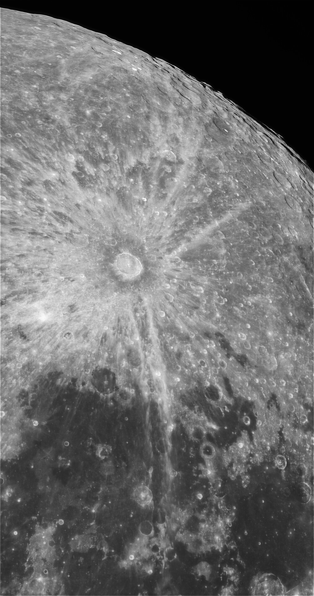 满月第谷环形山