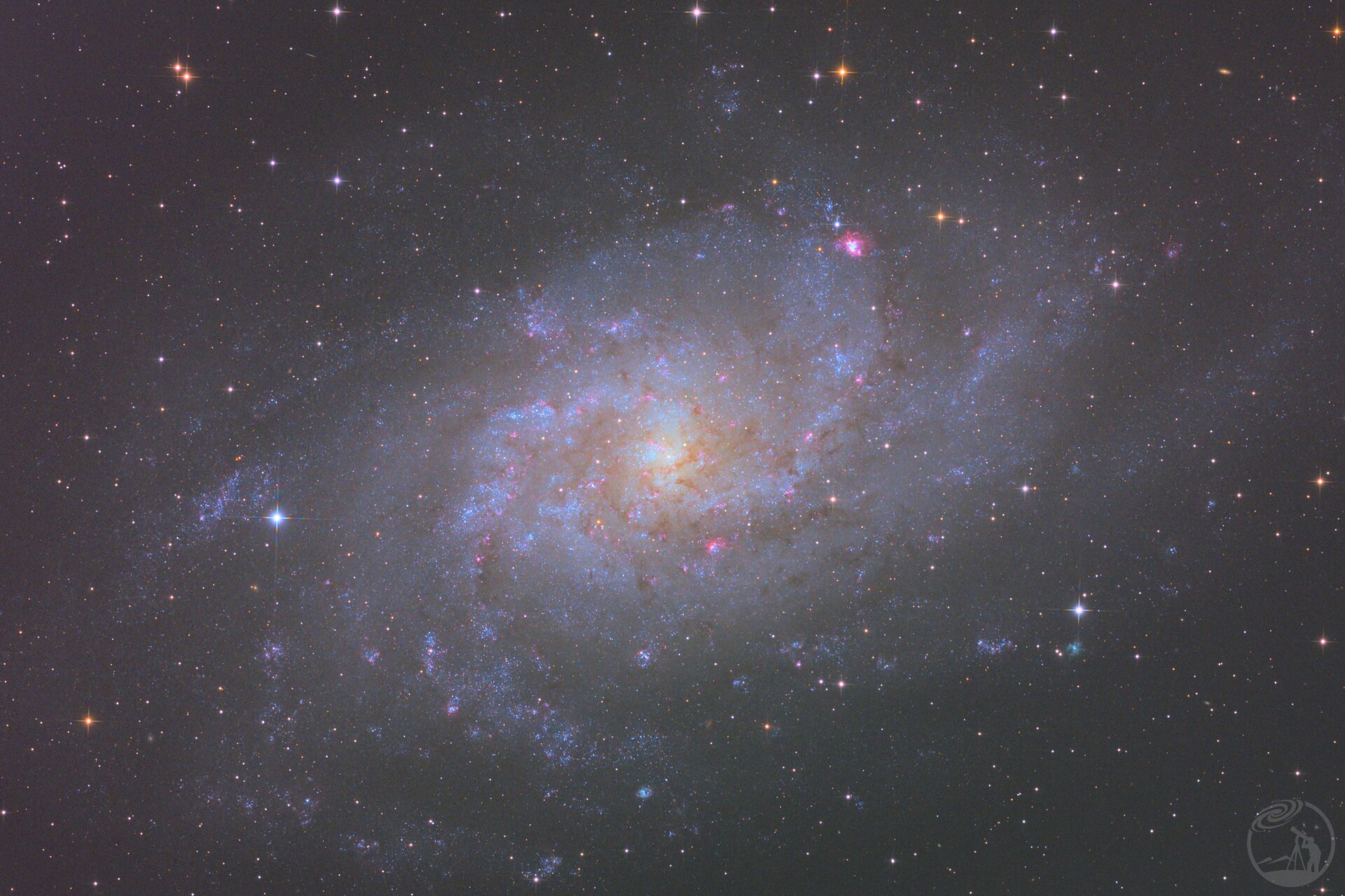 M33三角座星系