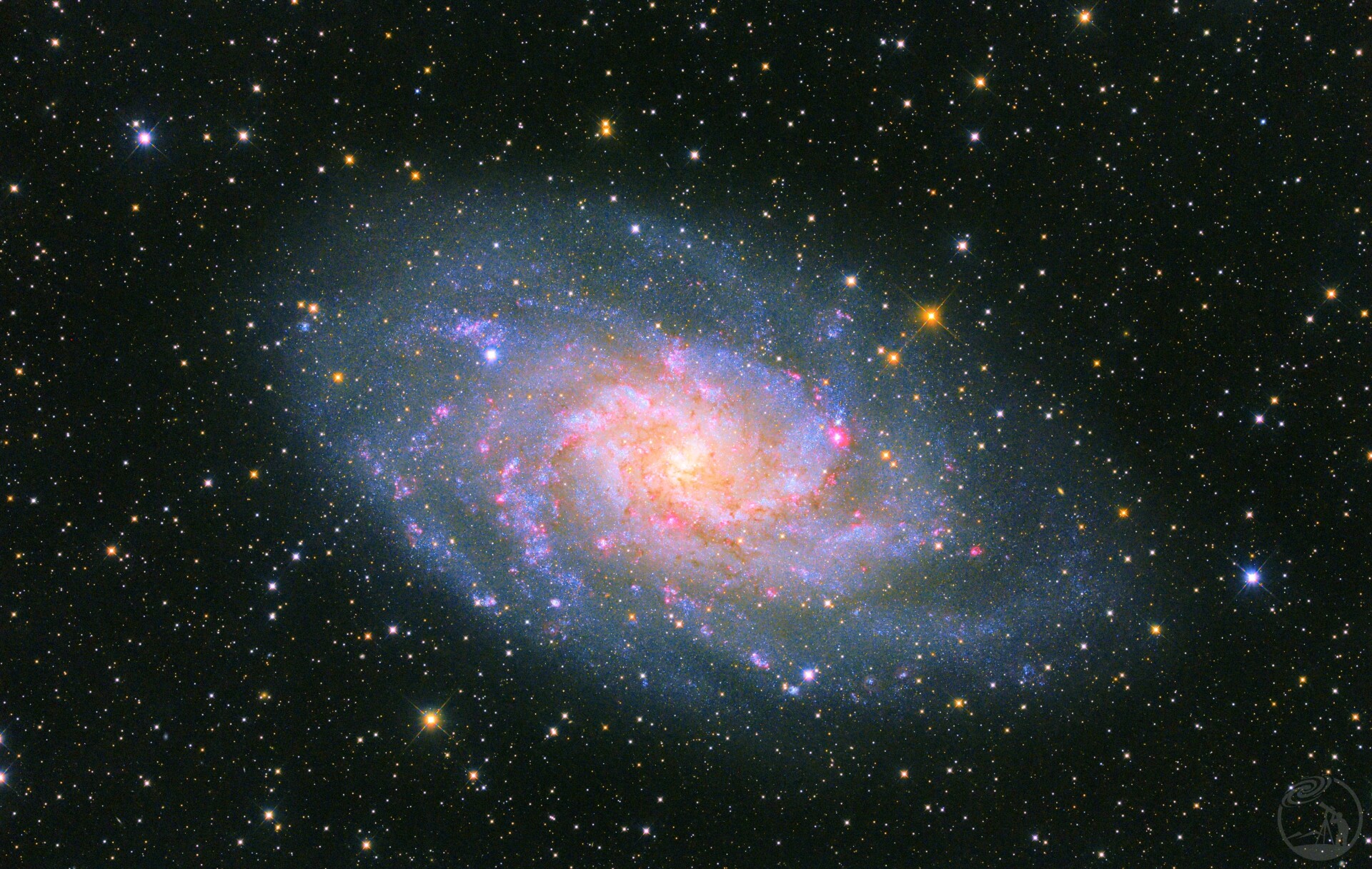 m33三角星系