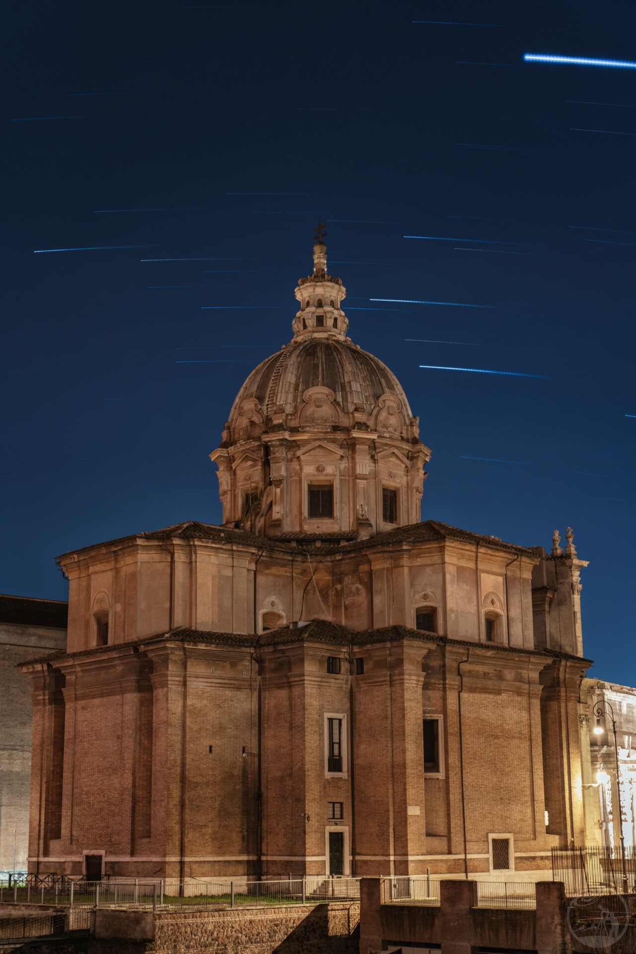 圣卢卡与玛蒂娜教堂星轨