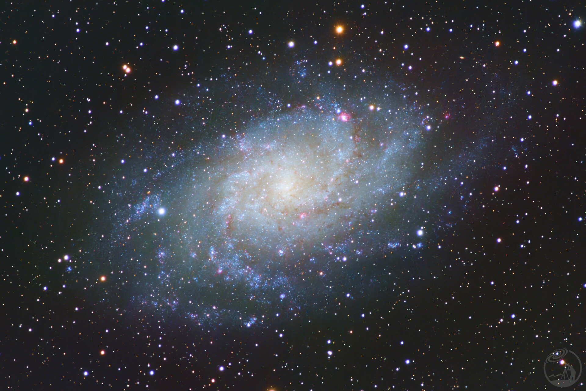 M33三角座星系