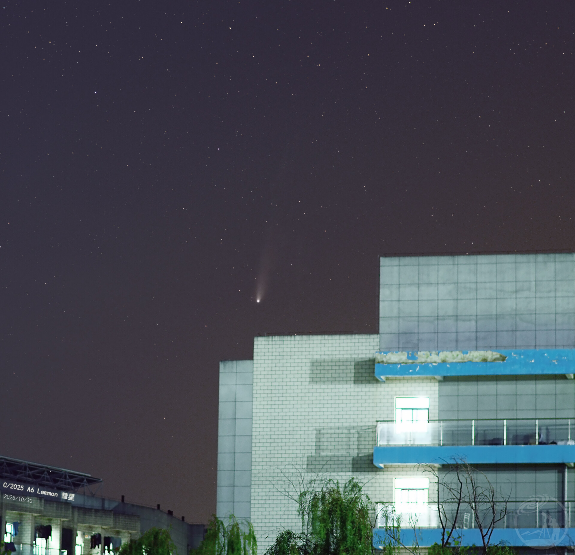 楼顶的A6彗星
