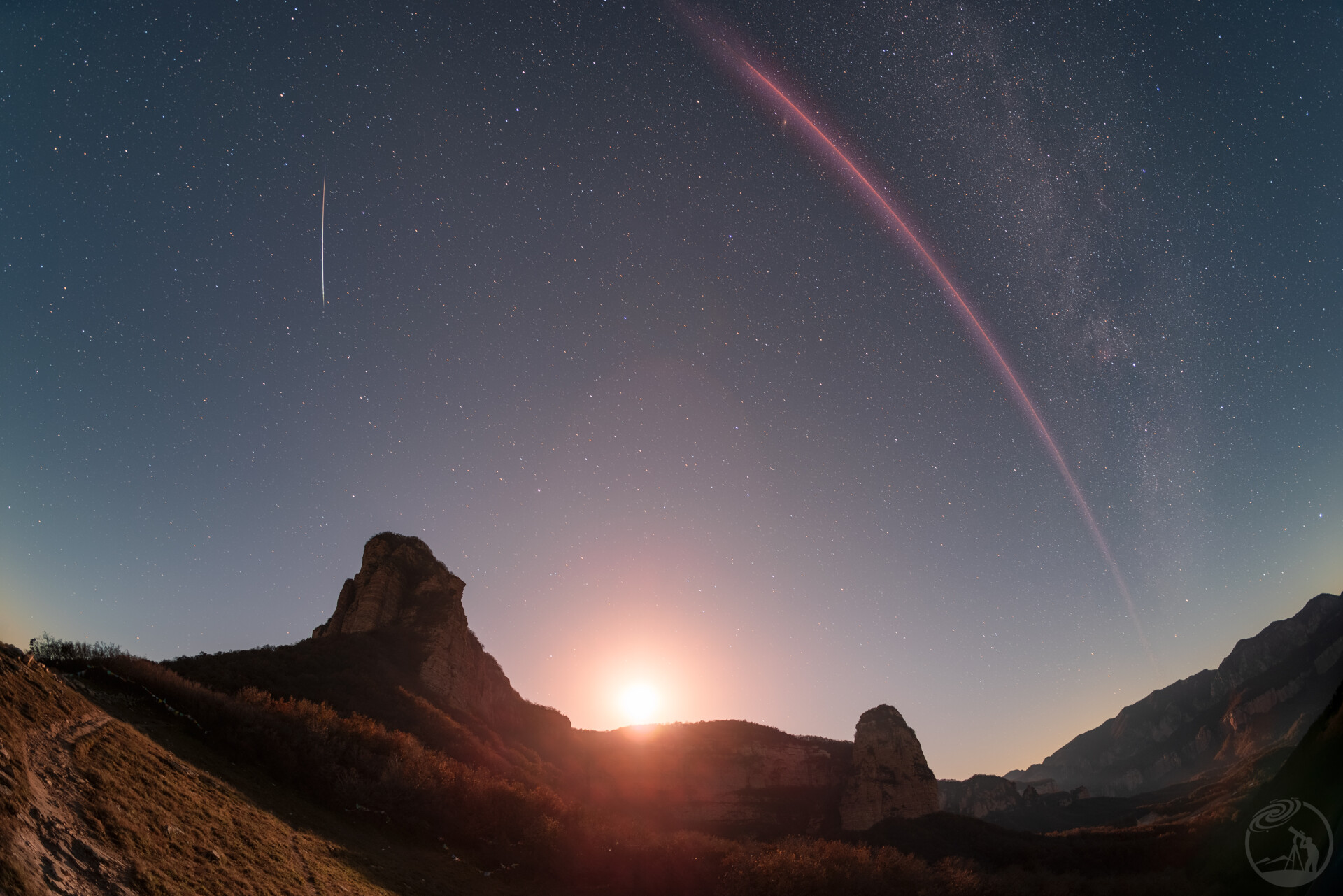 史诗级同框！神舟廿一划破子夜星河！
