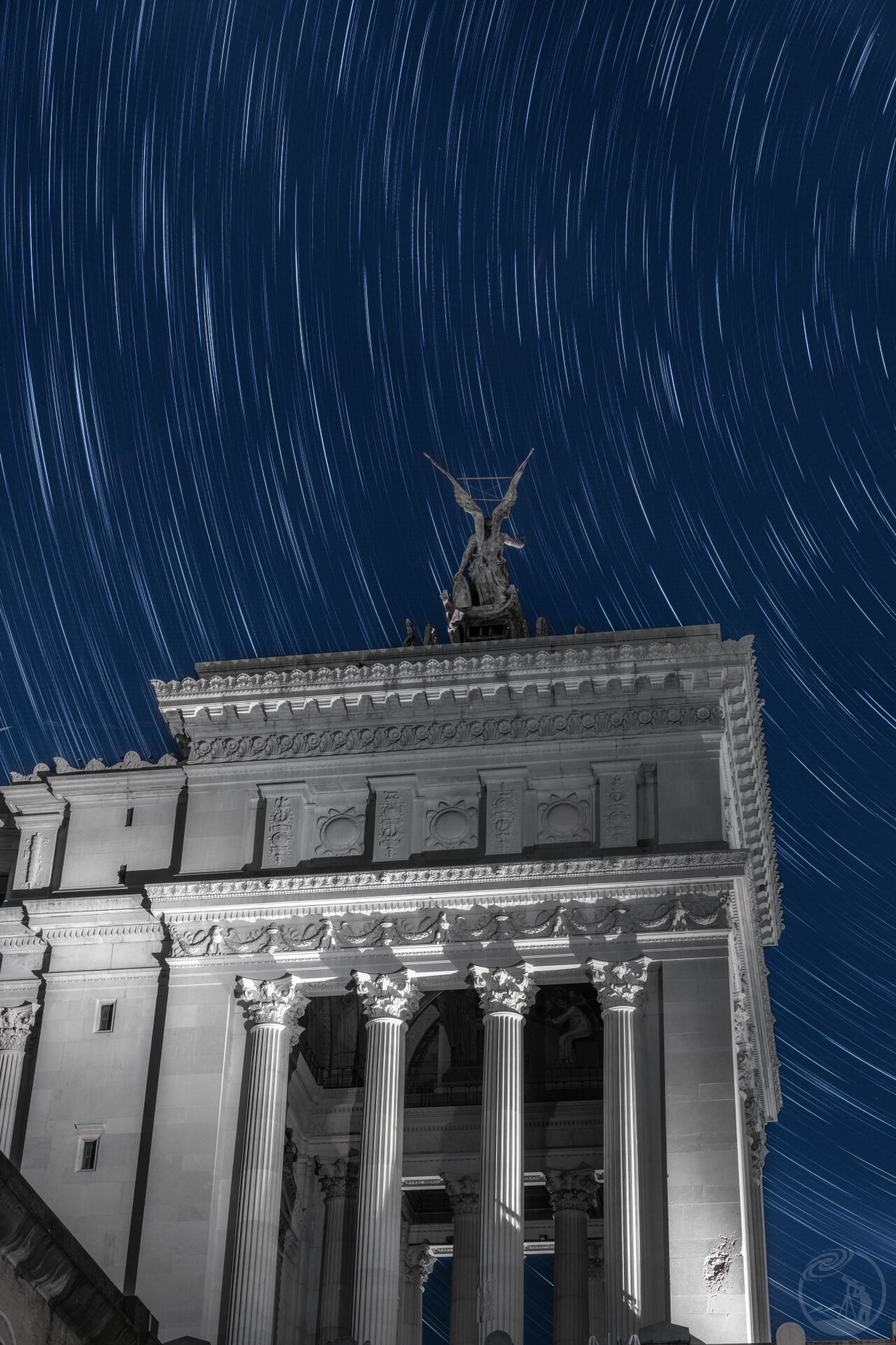 维克多·埃曼纽尔二世纪念堂星轨