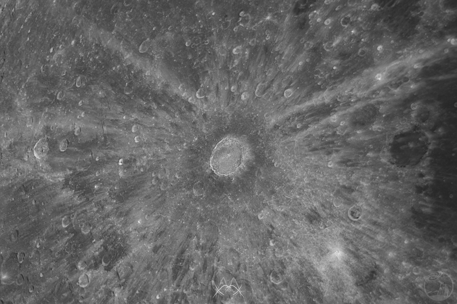 晚了一天拍的不怎么超级的月亮