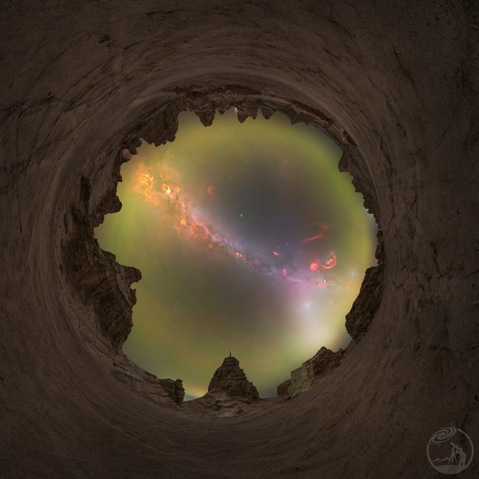 坠入雅丹的星空水晶球